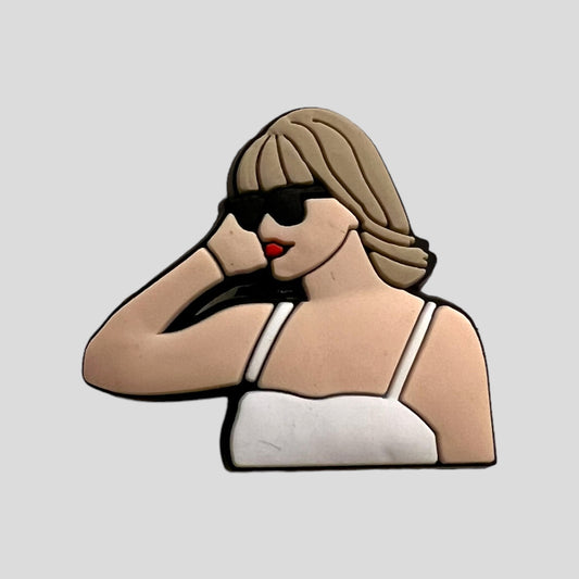 White top sunglasses | Taylor Swift